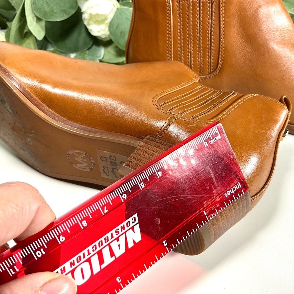 MICHAEL KORS Leather Ankle Bootie Caramel/Brown Boots 6 - Picture 8 of 9